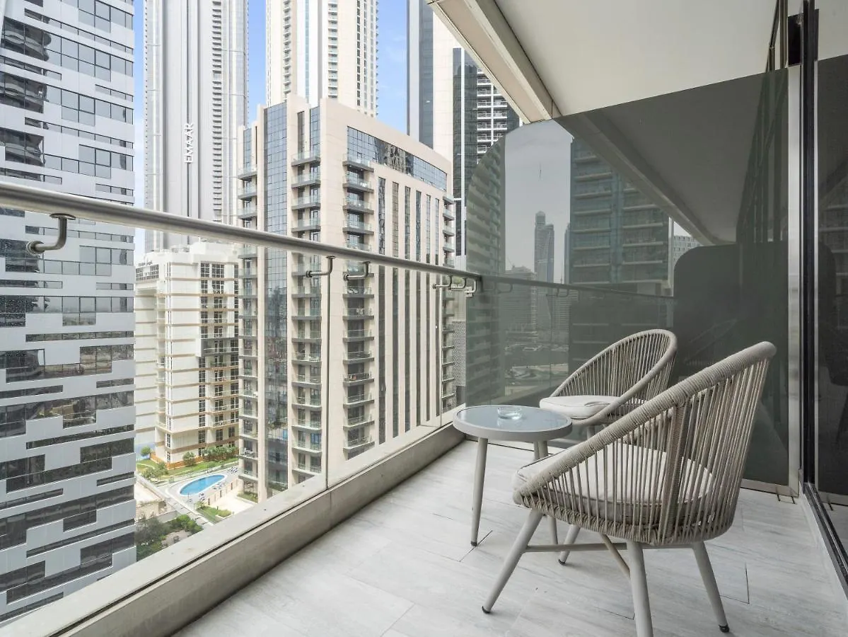 Elegant Apartment Amidst Vibrant Area With Balcony Dubai