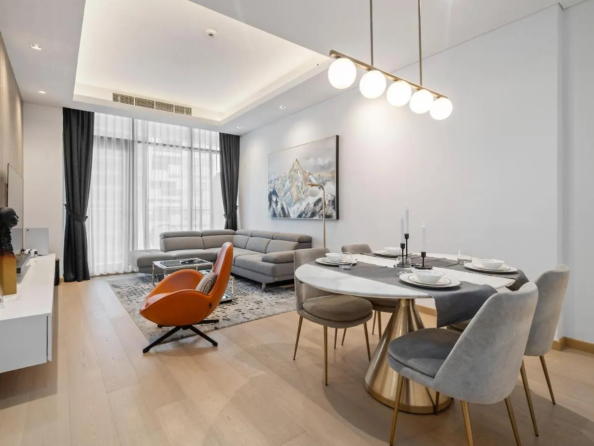 Elegant Apartment Amidst Vibrant Area With Balcony Dubai 0*,