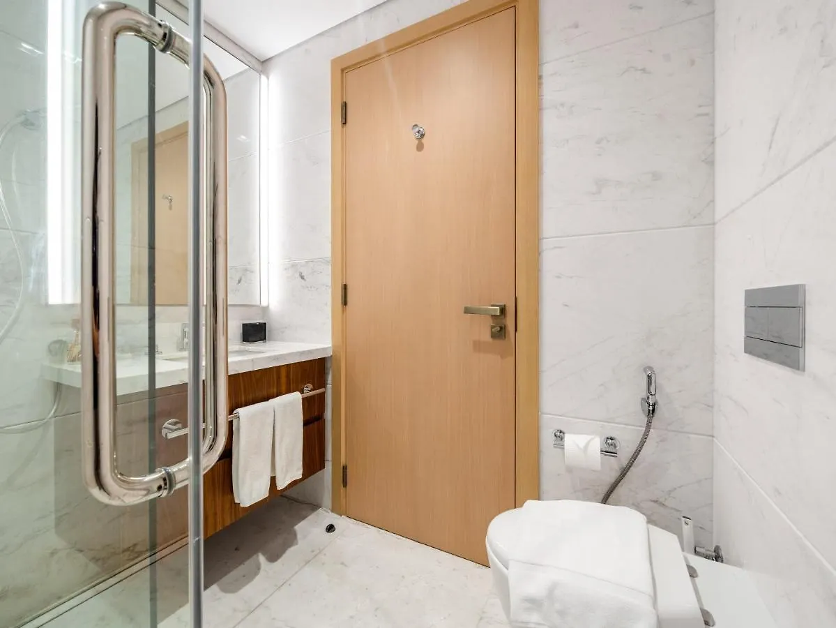 Elegant Apartment Amidst Vibrant Area With Balcony Dubai United Arab Emirates