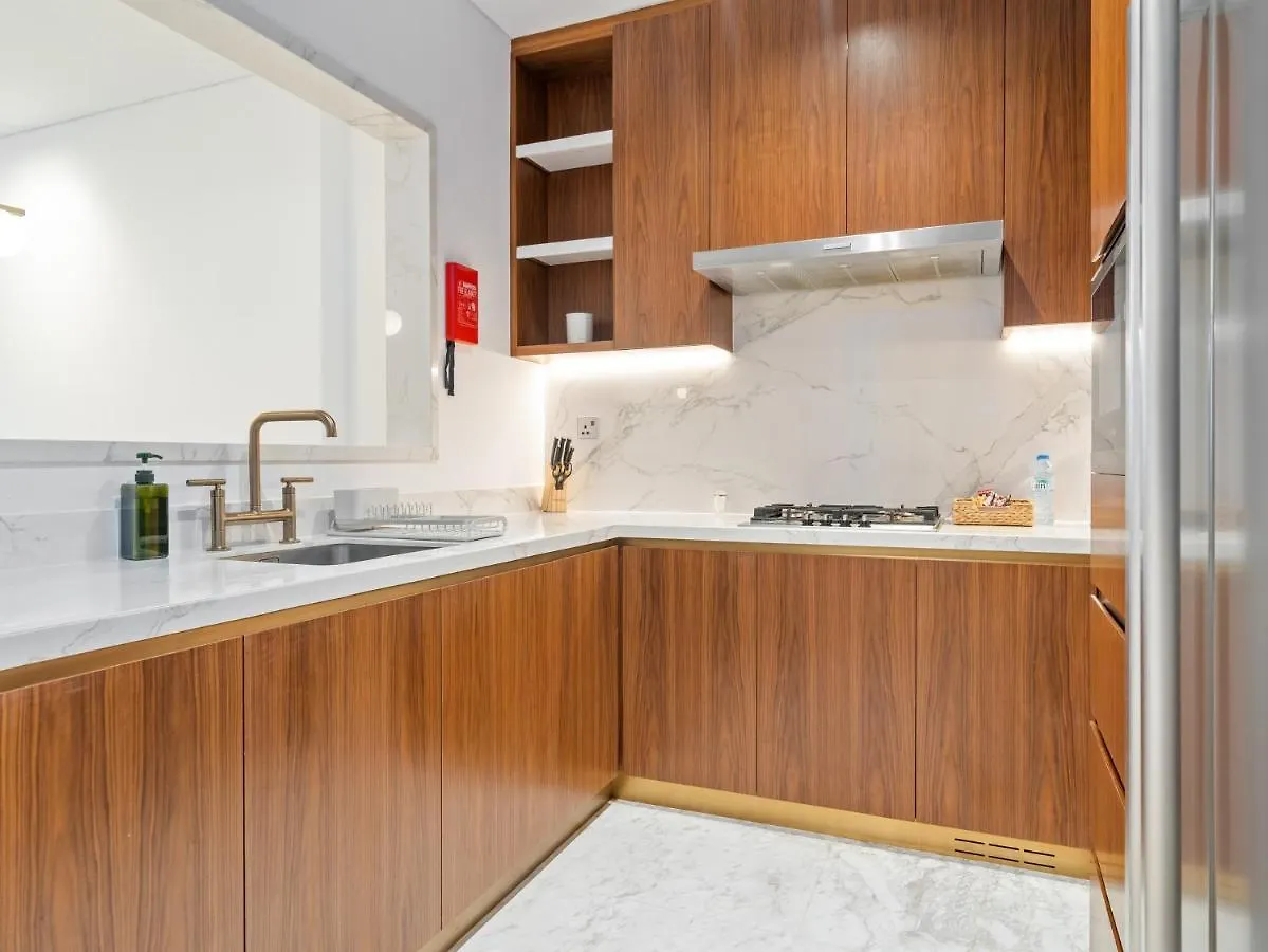 Elegant Apartment Amidst Vibrant Area With Balcony Dubai