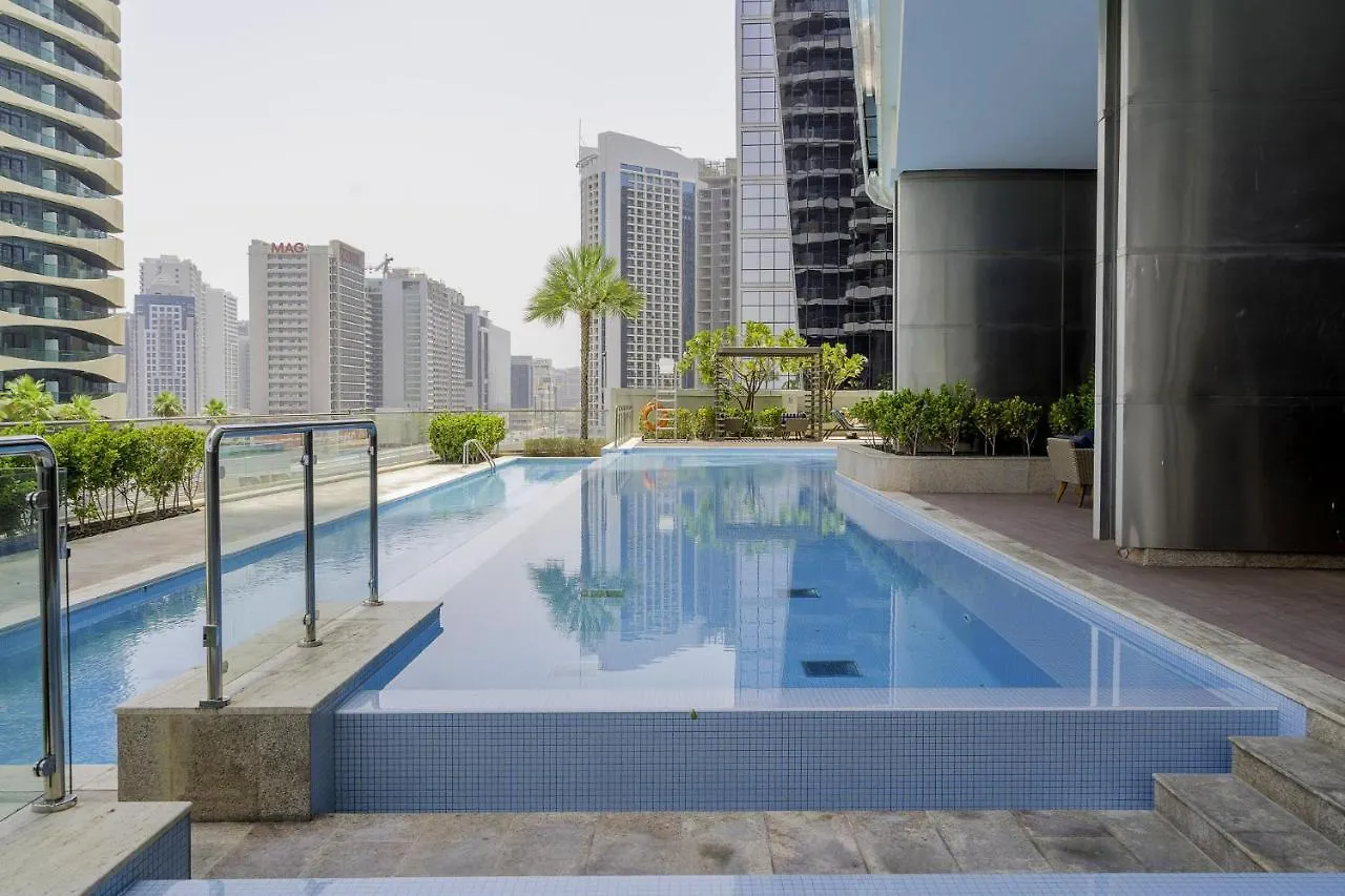 Elegant Apartment Amidst Vibrant Area With Balcony Dubai United Arab Emirates